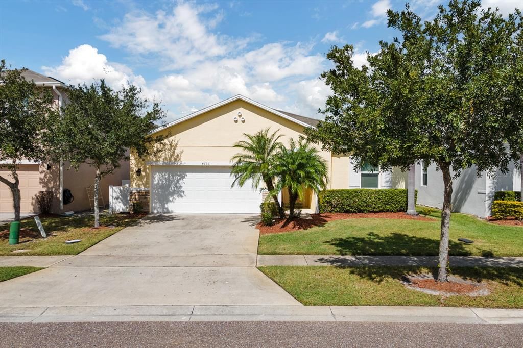 Vendido Recientemente: $470,000 (4 camas, 3 baños, 1978 Pies cuadrados)