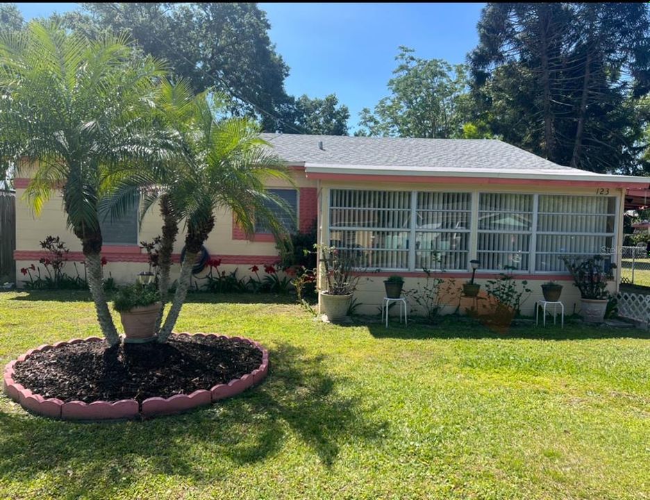 Recently Sold: $205,000 (3 beds, 1 baths, 948 Square Feet)