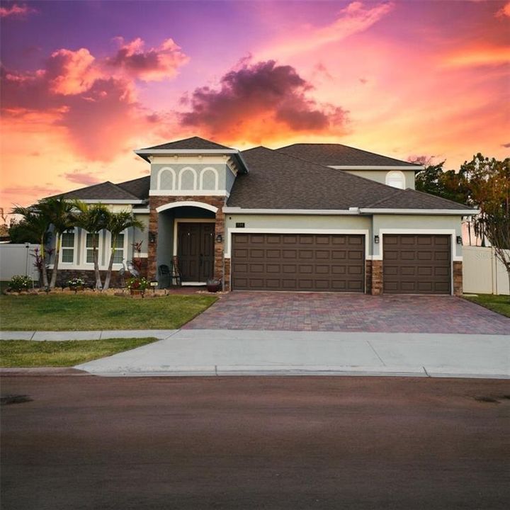 Recently Sold: $599,000 (5 beds, 4 baths, 3009 Square Feet)