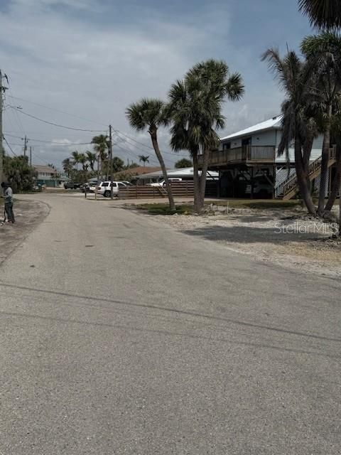 Active With Contract: $750,000 (0.16 acres)