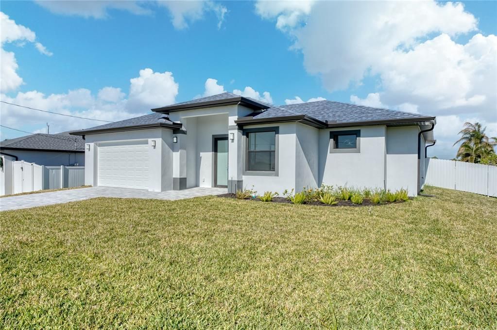 Recently Rented: $2,900 (3 beds, 2 baths, 1628 Square Feet)