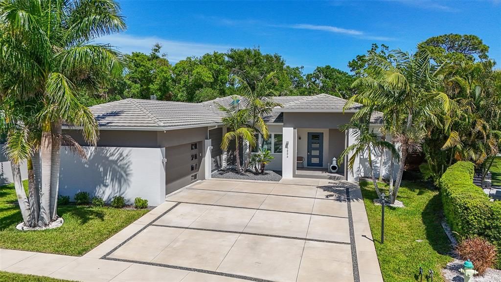 Recently Sold: $1,299,000 (4 beds, 3 baths, 2536 Square Feet)