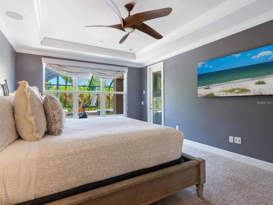 合同活跃: $1,325,000 (6 贝兹, 4 浴室, 4331 平方英尺)