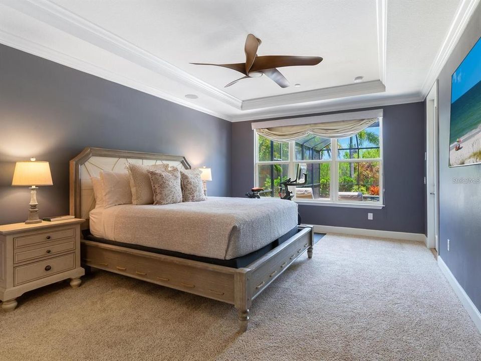 合同活跃: $1,325,000 (6 贝兹, 4 浴室, 4331 平方英尺)