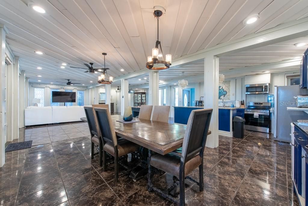 En Venta: $1,450,000 (9 camas, 7 baños, 5410 Pies cuadrados)