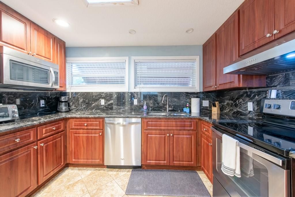 En Venta: $1,450,000 (9 camas, 7 baños, 5410 Pies cuadrados)