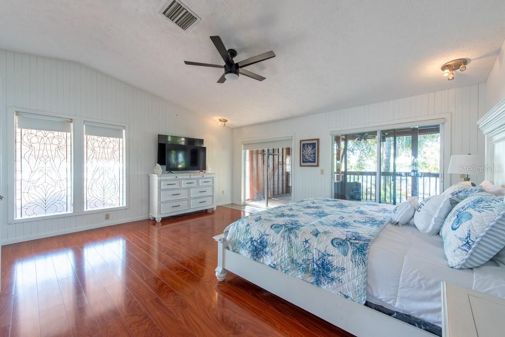 En Venta: $1,450,000 (9 camas, 7 baños, 5410 Pies cuadrados)