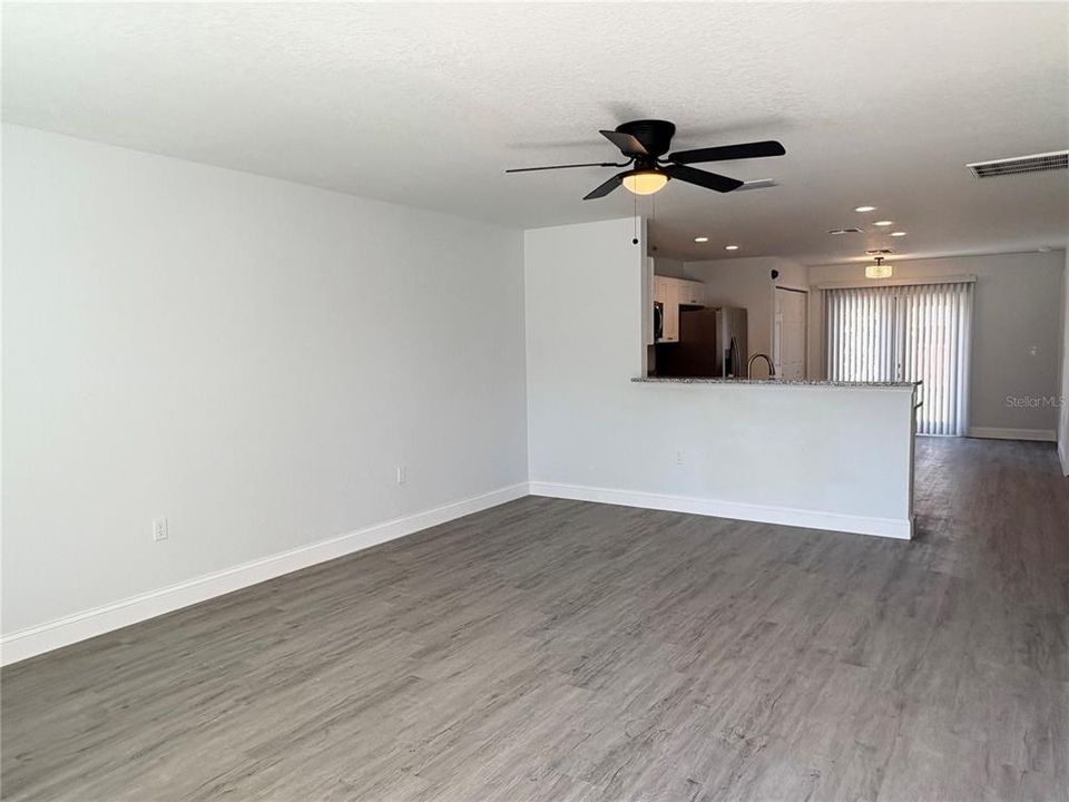 待售: $255,000 (3 贝兹, 2 浴室, 1322 平方英尺)