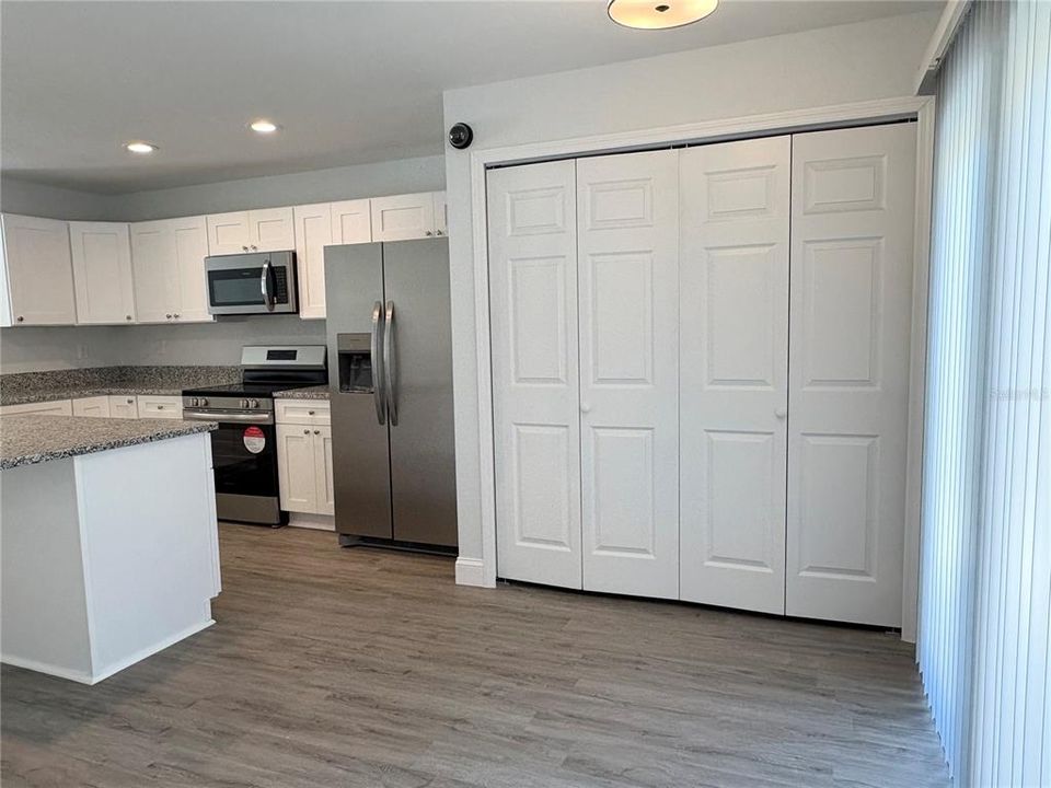 待售: $255,000 (3 贝兹, 2 浴室, 1322 平方英尺)