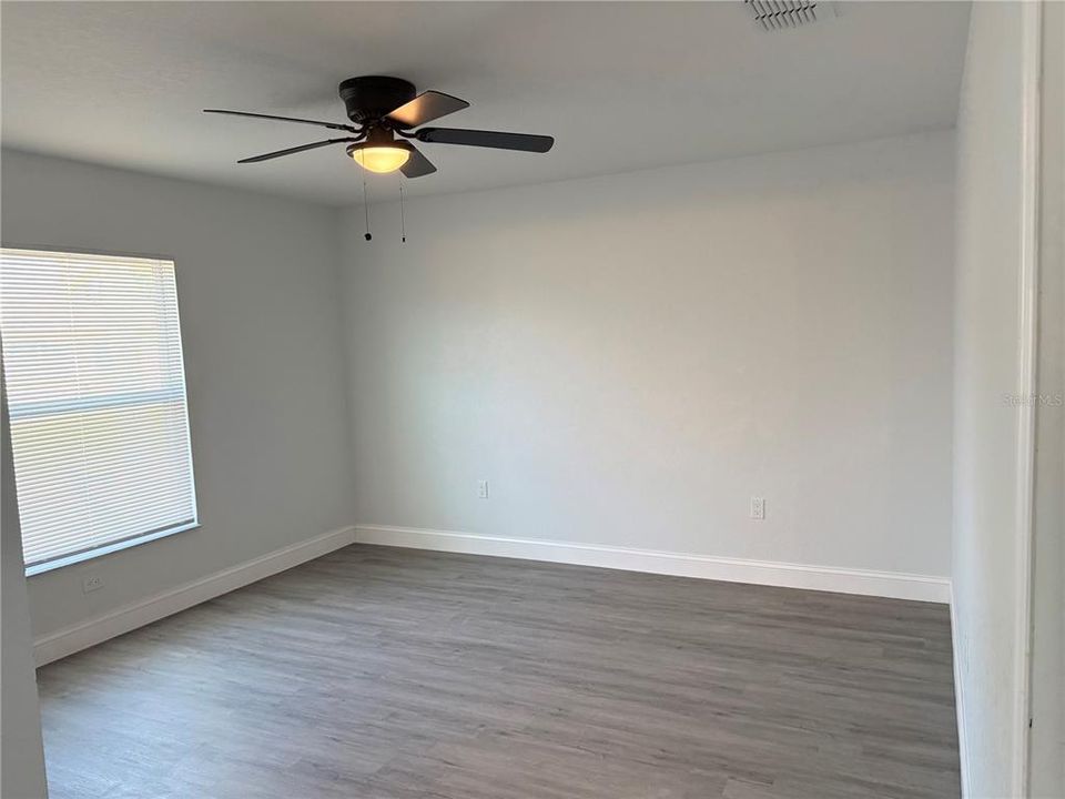 待售: $255,000 (3 贝兹, 2 浴室, 1322 平方英尺)