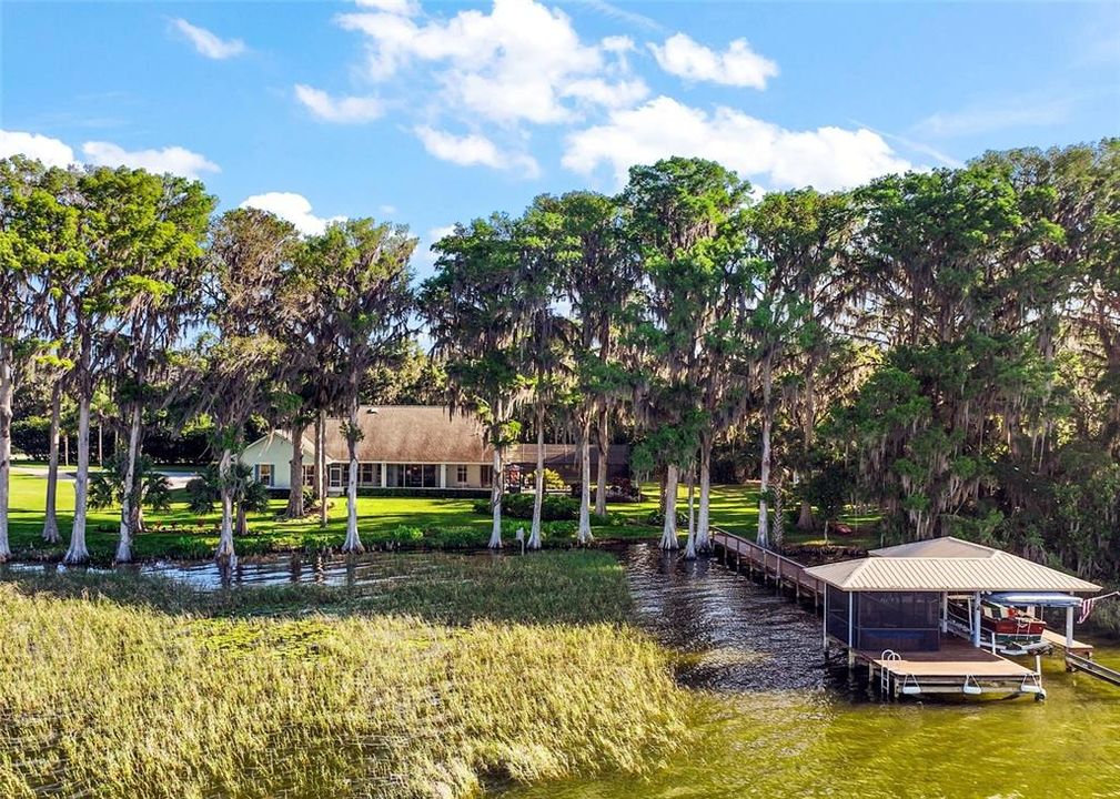 Недавно продано: $1,200,000 (3 спален, 2 ванн, 2341 Квадратных фут)