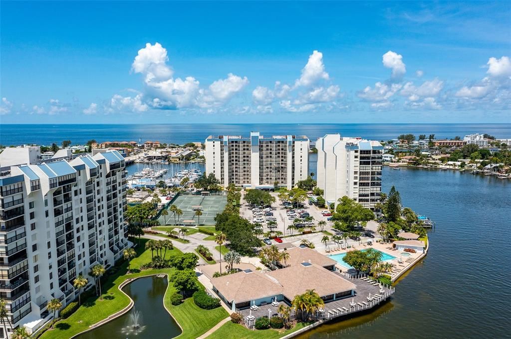 For Sale: $420,000 (2 beds, 2 baths, 1160 Square Feet)