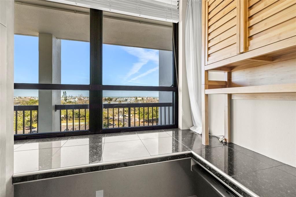 For Sale: $420,000 (2 beds, 2 baths, 1160 Square Feet)