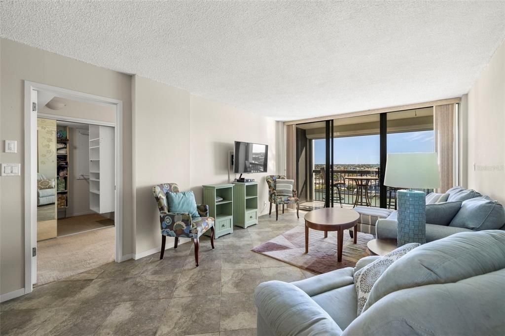 For Sale: $420,000 (2 beds, 2 baths, 1160 Square Feet)