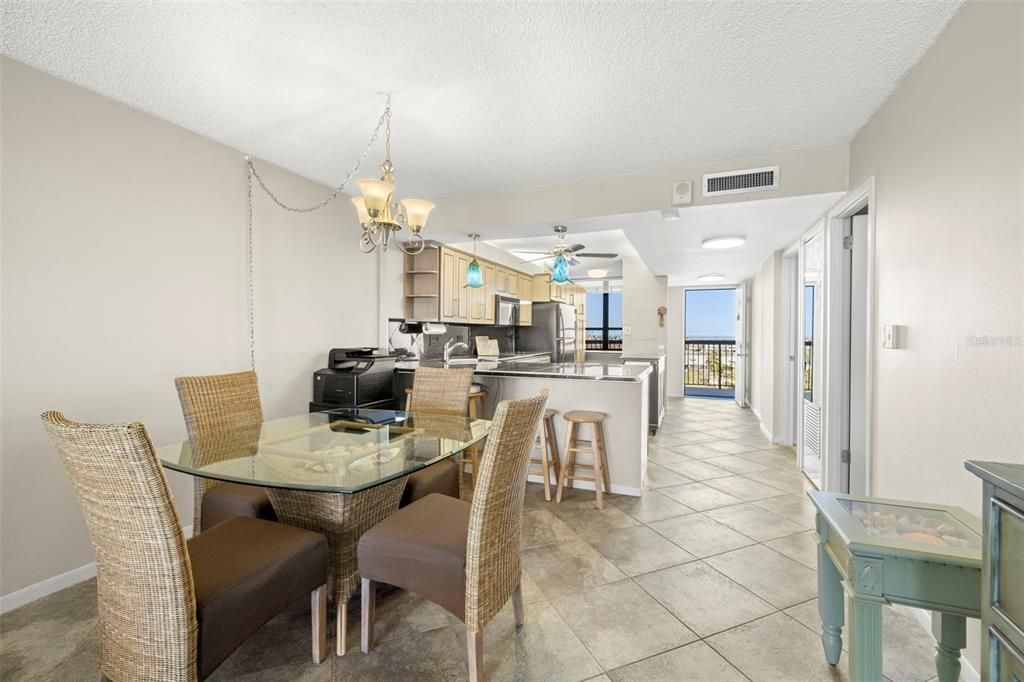 For Sale: $420,000 (2 beds, 2 baths, 1160 Square Feet)