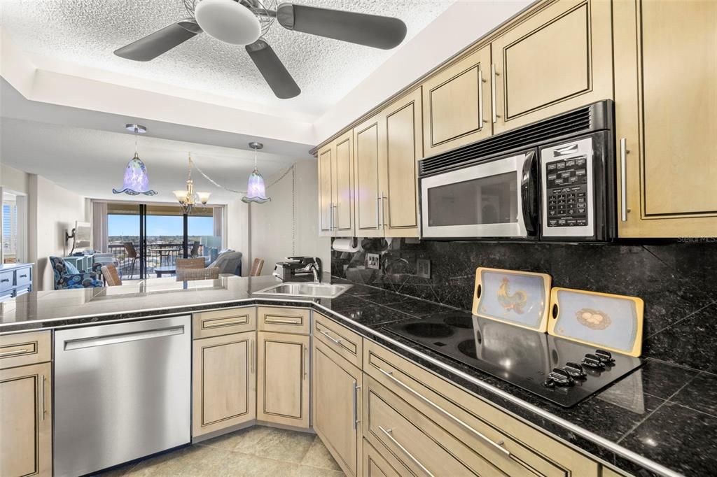 For Sale: $420,000 (2 beds, 2 baths, 1160 Square Feet)