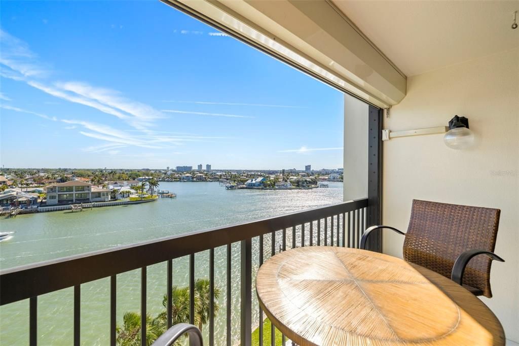 For Sale: $420,000 (2 beds, 2 baths, 1160 Square Feet)