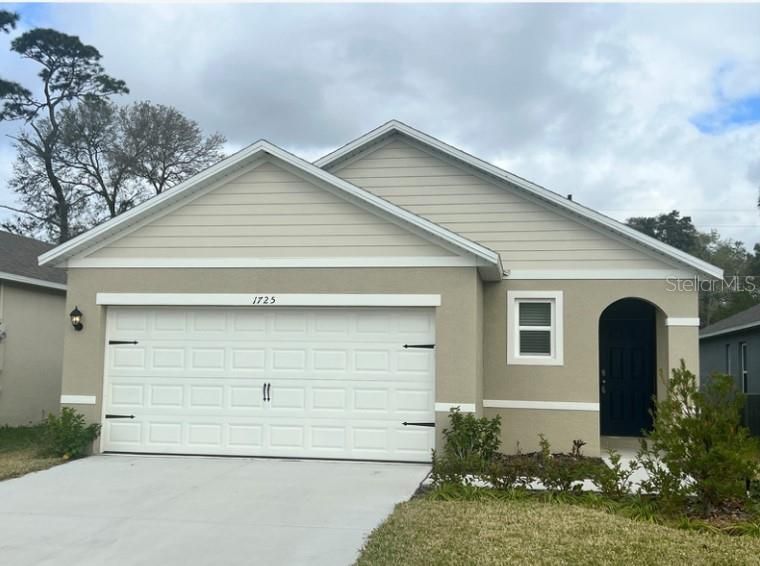 Недавно продано: $318,000 (3 спален, 2 ванн, 1516 Квадратных фут)