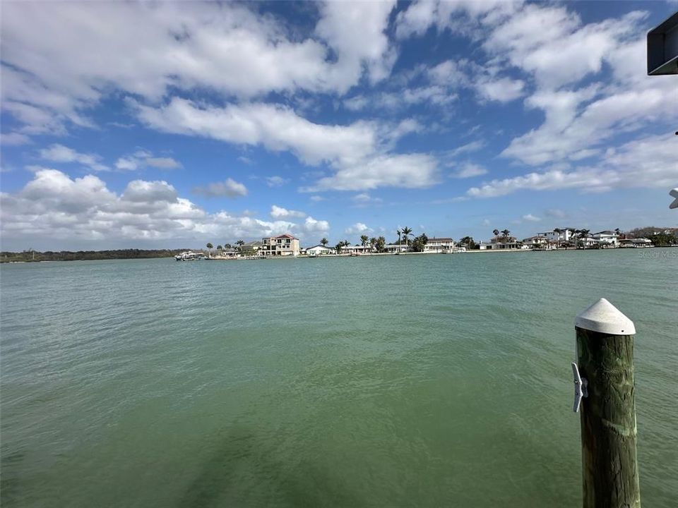 На продажу: $1,200,000 (0.17 acres)