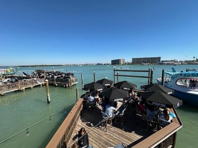 На продажу: $1,200,000 (0.17 acres)