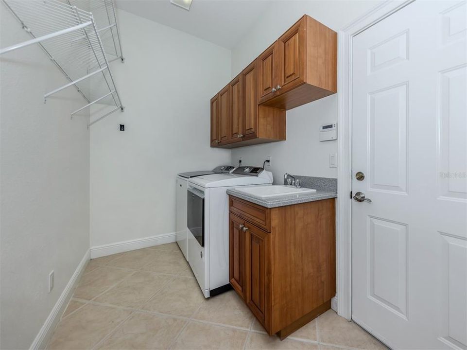 Active With Contract: $899,000 (4 beds, 3 baths, 3463 Square Feet)