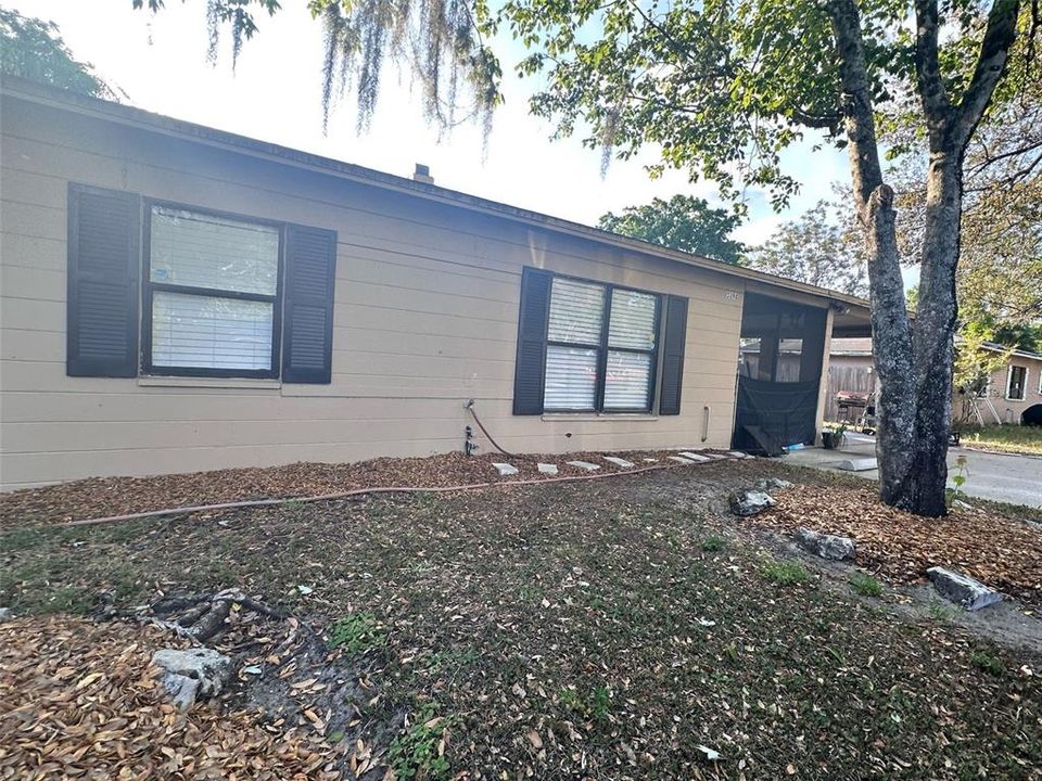 Recently Sold: $284,999 (4 beds, 2 baths, 1512 Square Feet)