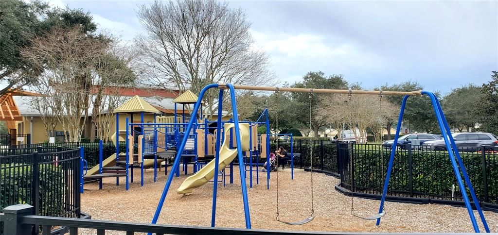 En Venta: $373,990 (4 camas, 3 baños, 2510 Pies cuadrados)