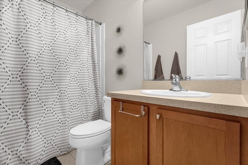 En Venta: $373,990 (4 camas, 3 baños, 2510 Pies cuadrados)