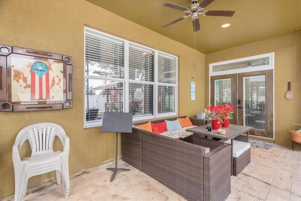 En Venta: $373,990 (4 camas, 3 baños, 2510 Pies cuadrados)