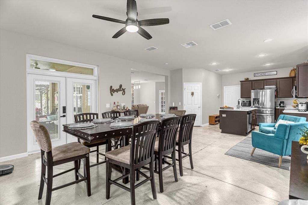 En Venta: $373,990 (4 camas, 3 baños, 2510 Pies cuadrados)