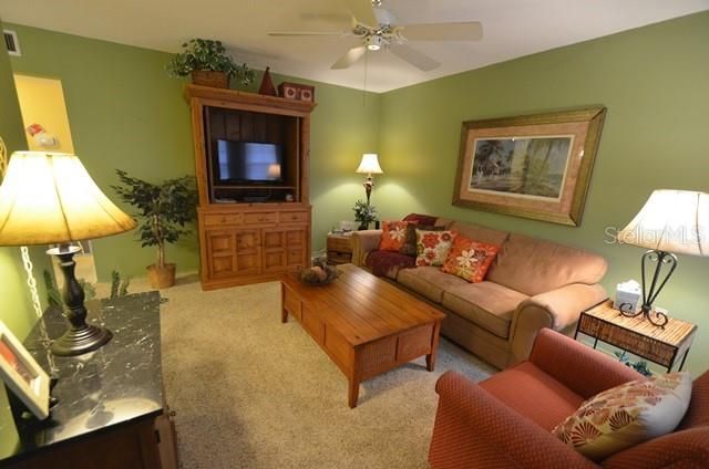 出租: $3,000 (1 贝兹, 1 浴室, 554 平方英尺)