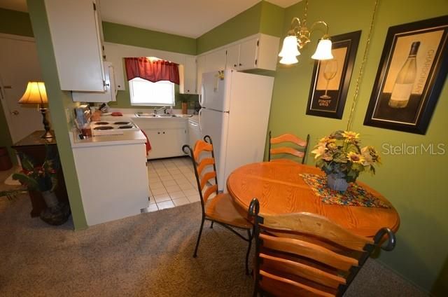 出租: $3,000 (1 贝兹, 1 浴室, 554 平方英尺)