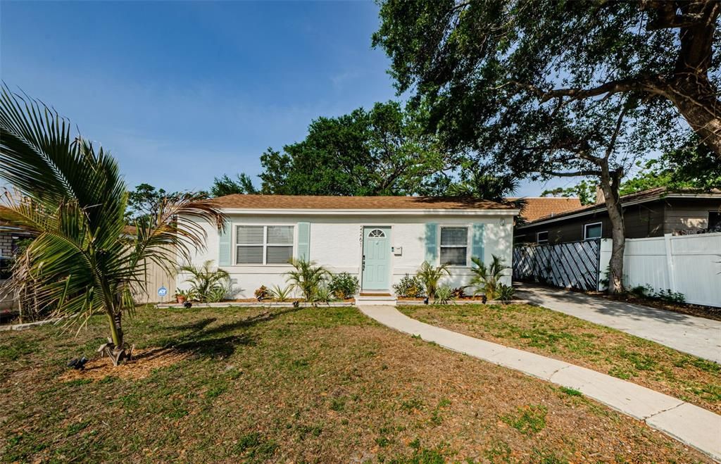 Недавно продано: $295,000 (2 спален, 1 ванн, 985 Квадратных фут)