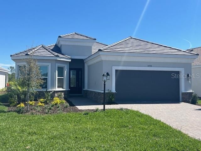 Recently Sold: $1,372,380 (3 beds, 3 baths, 2400 Square Feet)