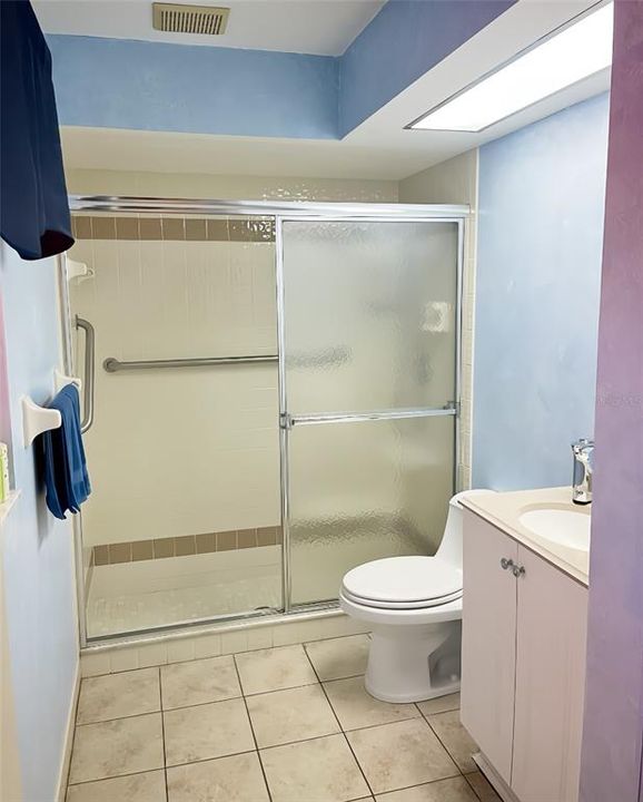 Active With Contract: $433,000 (3 beds, 2 baths, 2228 Square Feet)