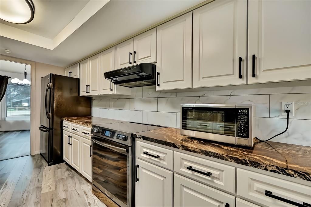 Active With Contract: $433,000 (3 beds, 2 baths, 2228 Square Feet)