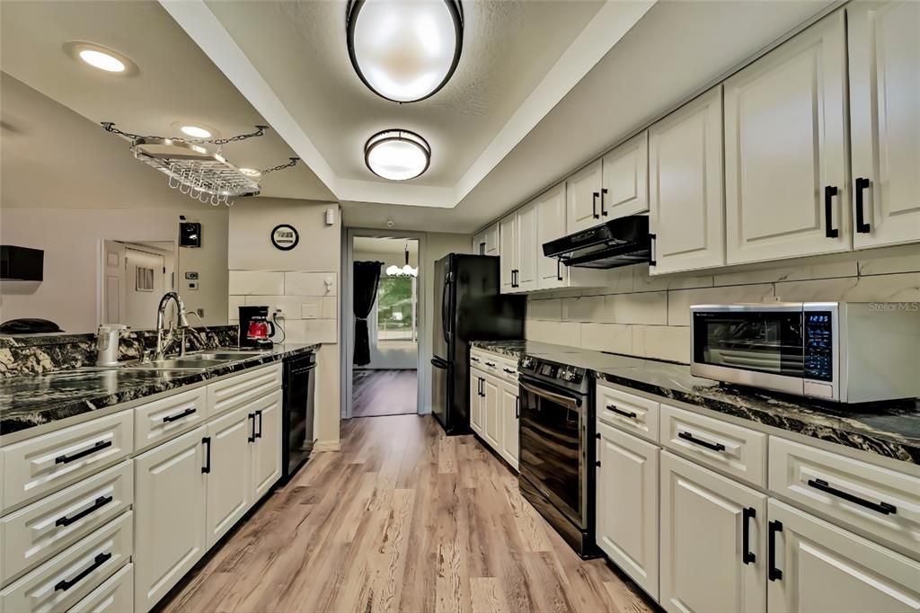 Active With Contract: $433,000 (3 beds, 2 baths, 2228 Square Feet)
