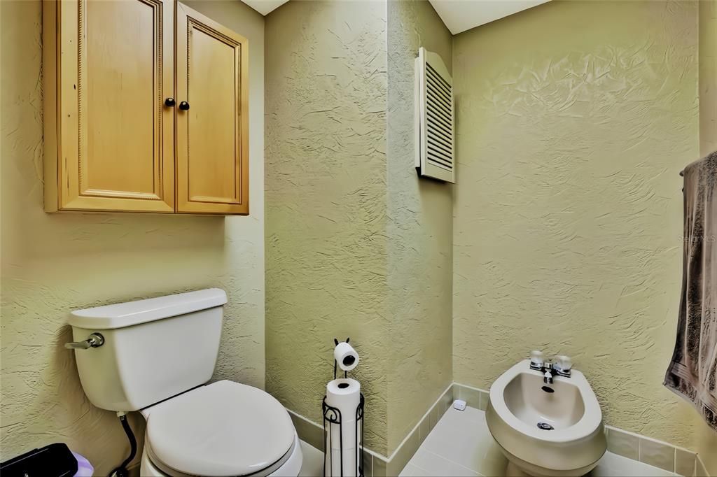 Active With Contract: $433,000 (3 beds, 2 baths, 2228 Square Feet)