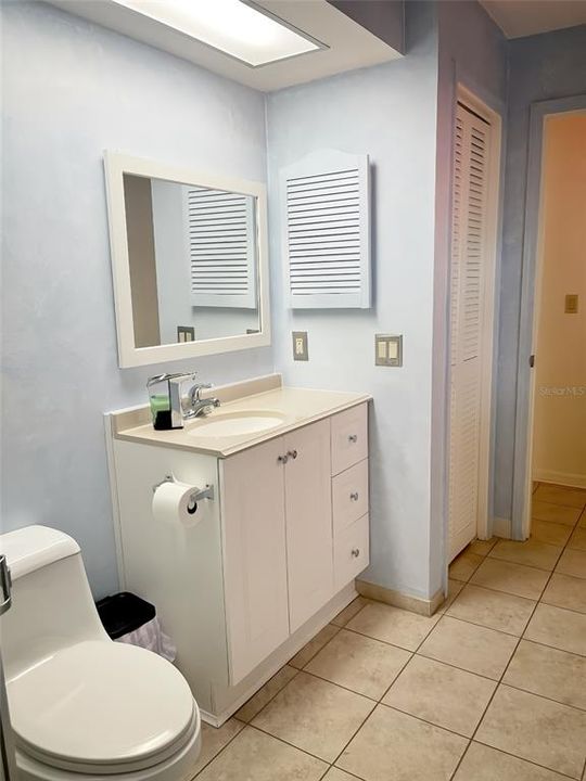 Active With Contract: $433,000 (3 beds, 2 baths, 2228 Square Feet)