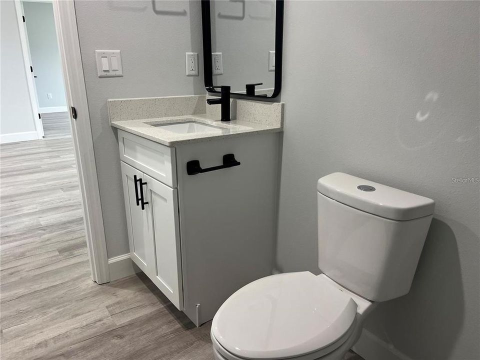 For Sale: $259,900 (3 beds, 2 baths, 1011 Square Feet)