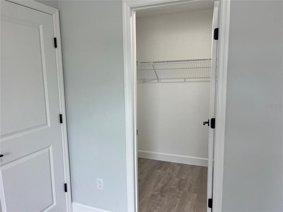 For Sale: $259,900 (3 beds, 2 baths, 1011 Square Feet)