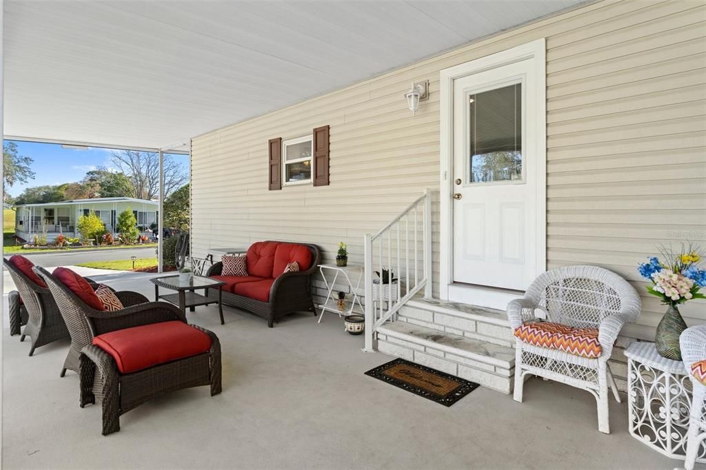 Active With Contract: $224,900 (2 beds, 2 baths, 1104 Square Feet)