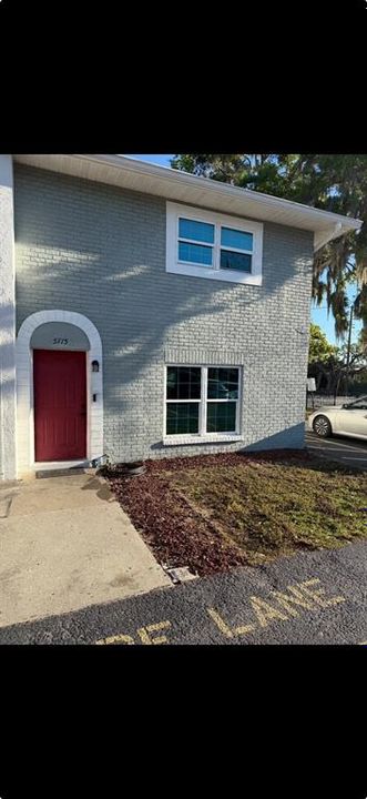 Recently Sold: $89,999 (2 beds, 1 baths, 924 Square Feet)
