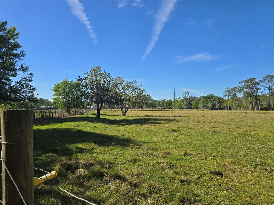 合同活跃: $300,000 (2.99 acres)