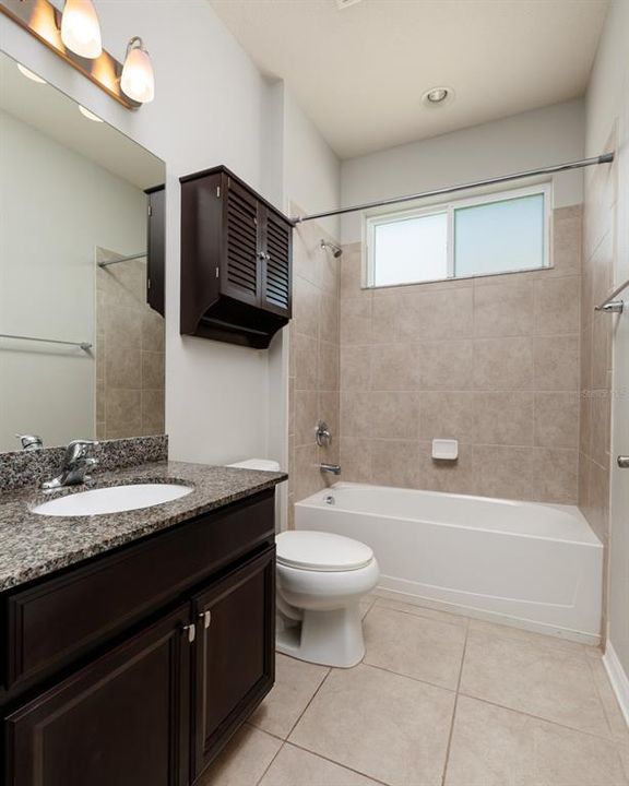 待售: $450,000 (4 贝兹, 3 浴室, 2660 平方英尺)