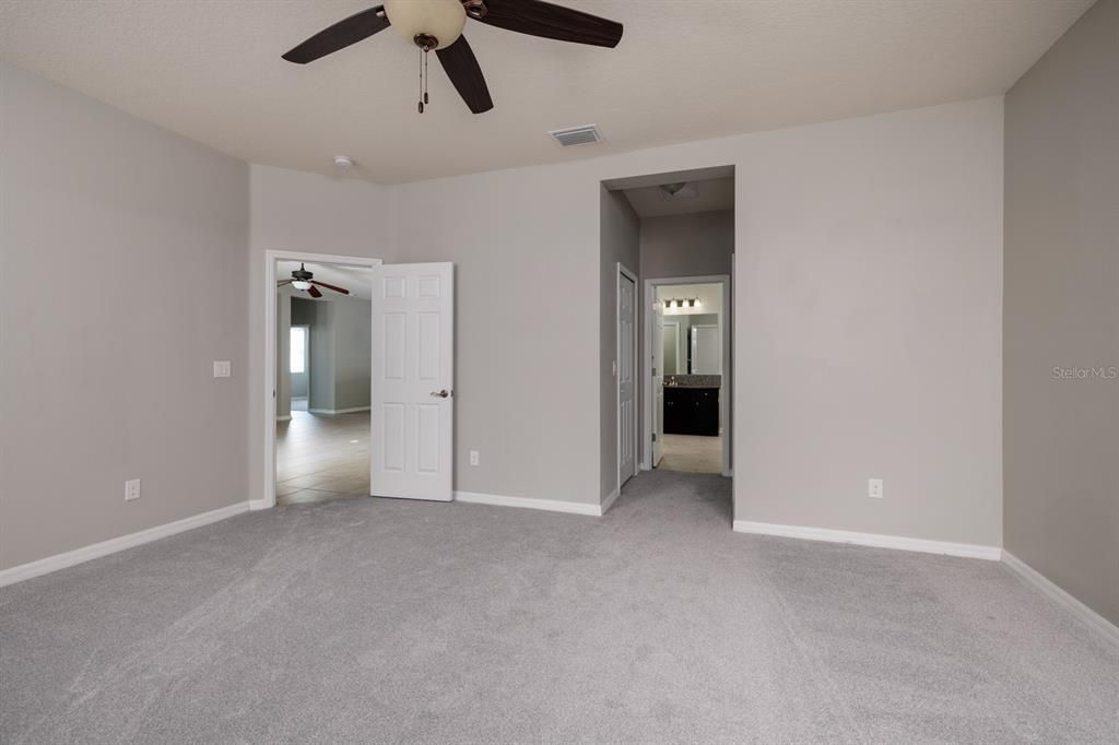 待售: $450,000 (4 贝兹, 3 浴室, 2660 平方英尺)