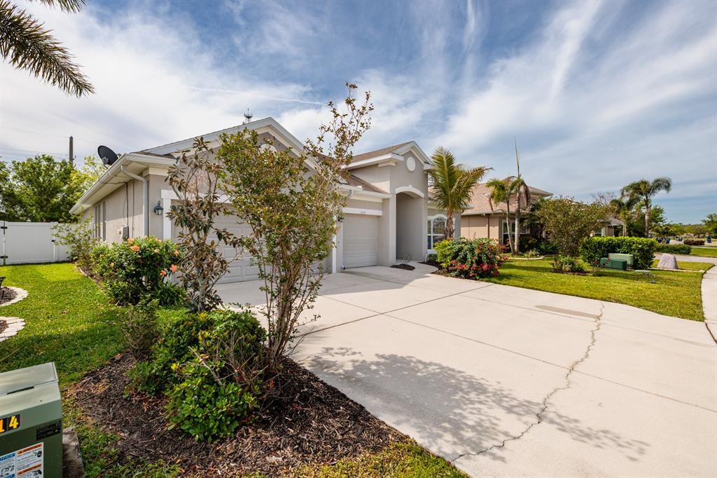 待售: $450,000 (4 贝兹, 3 浴室, 2660 平方英尺)