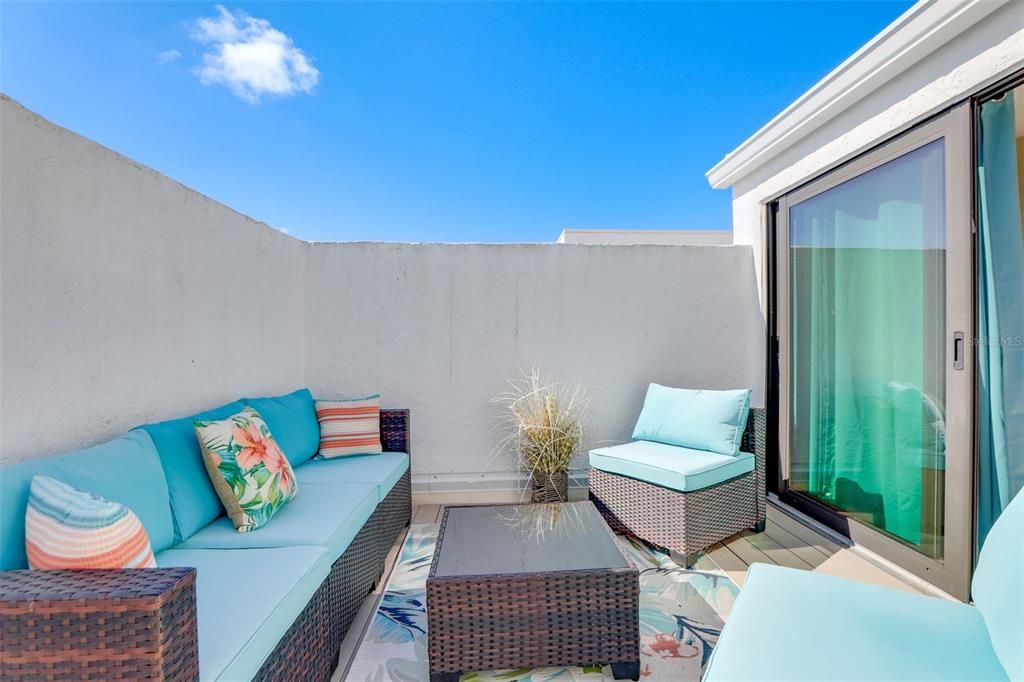 For Rent: $3,150 (2 beds, 2 baths, 1088 Square Feet)