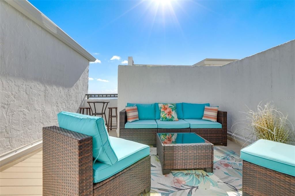 For Rent: $3,150 (2 beds, 2 baths, 1088 Square Feet)