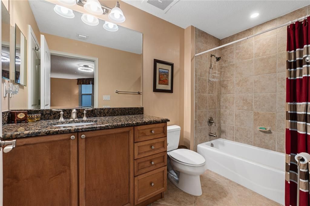 待售: $750,000 (3 贝兹, 3 浴室, 2406 平方英尺)